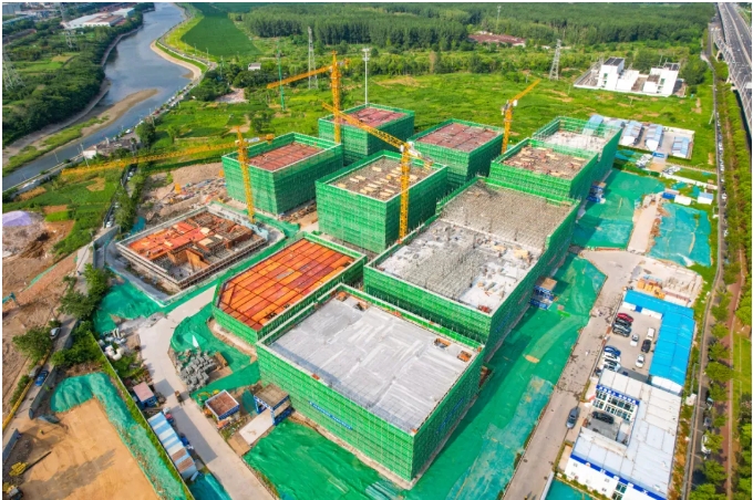 浦仪公路旁，竖起产业新地标